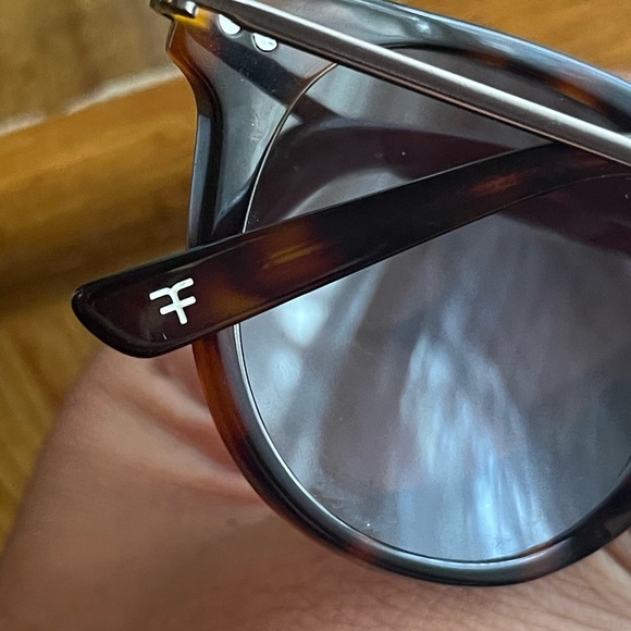 Five Four Matte Black Eyewear Case & sunglasses - Picture 6 of 12